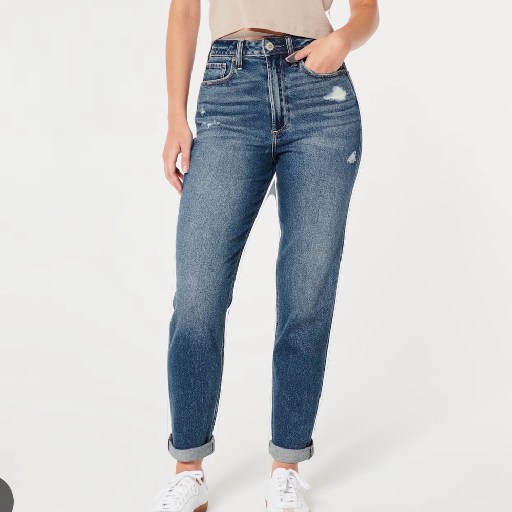 Hollister Ultra high rise mom jeans